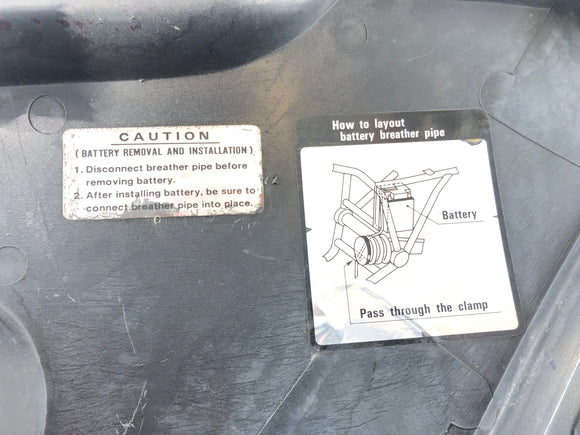 Yamaha XJ 900 F 58L [1985] - Boční plášť levá červená