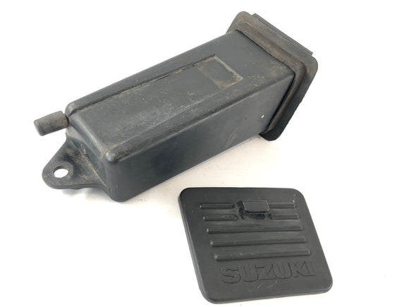 Suzuki DR 800 S SR42B [1991] - Compartiment de rangement pour boîte à outils