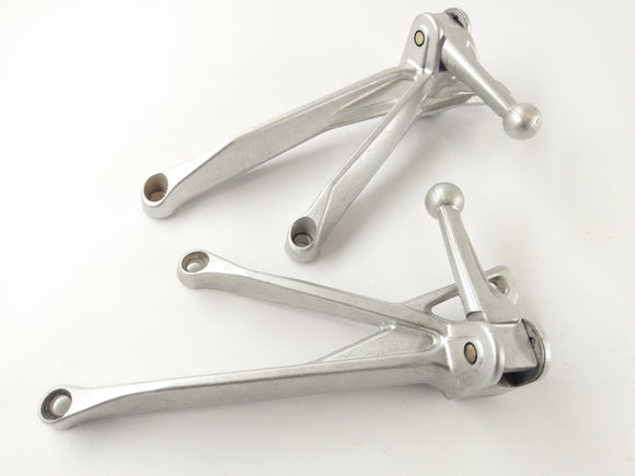 Benelli TNT 1130 Sport [2002] - Repose-pieds passager gauche et droit