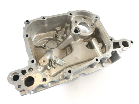 Honda Goldwing GL 1200 SC14 [1991] - Корпус водяного насоса крышки двигателя на передней стороне