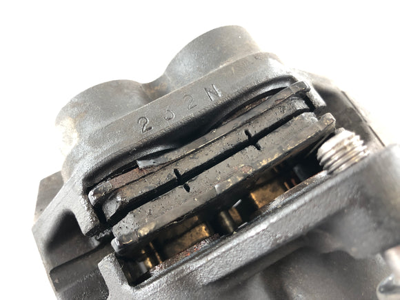 Yamaha XT 1200 Z Super Tenere DP01 [2012] - тормозный суппорт спереди левой