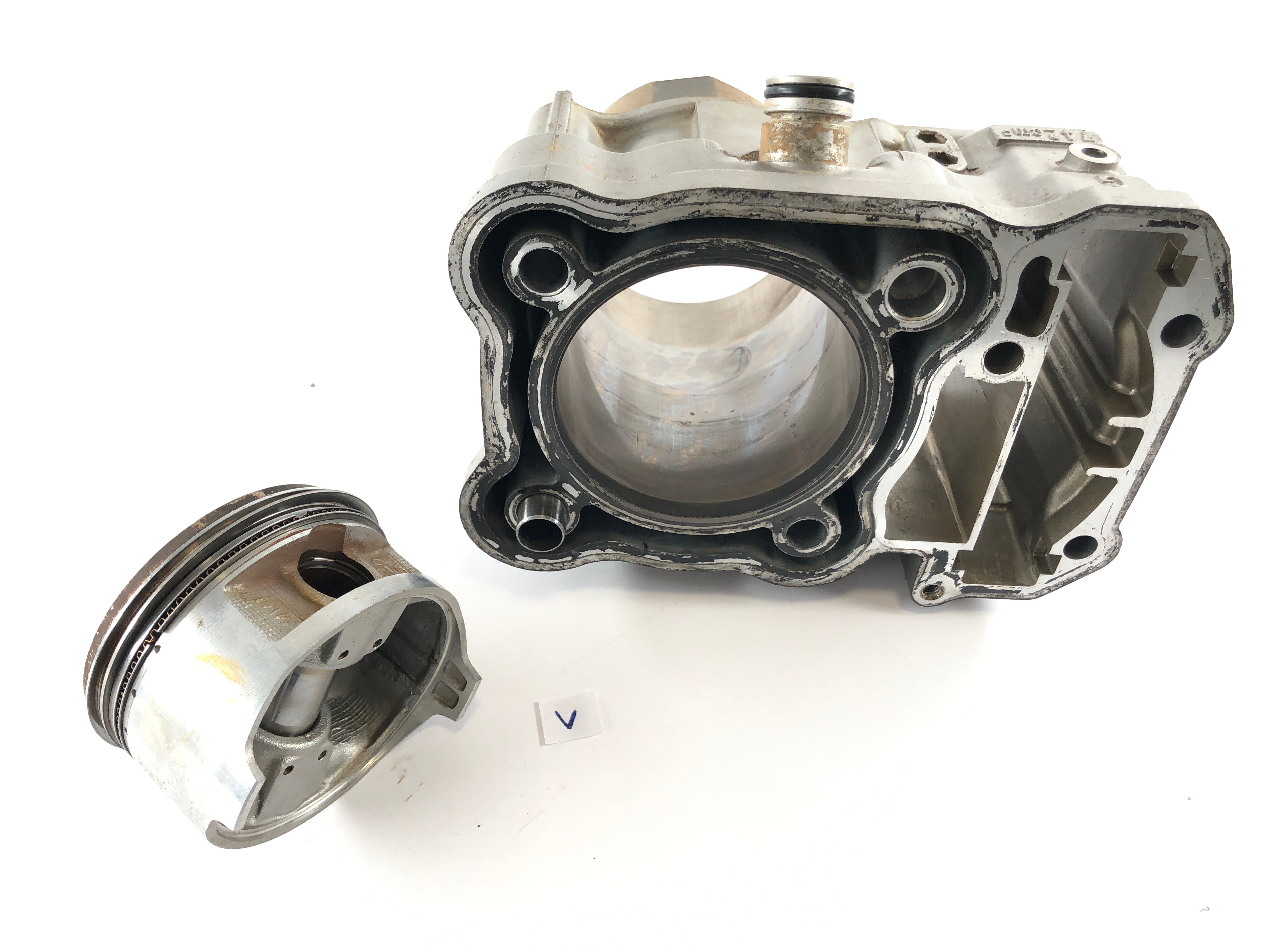 Honda Africa Twin XRV 750 RD07 [1993] - Cylinder with piston at the front