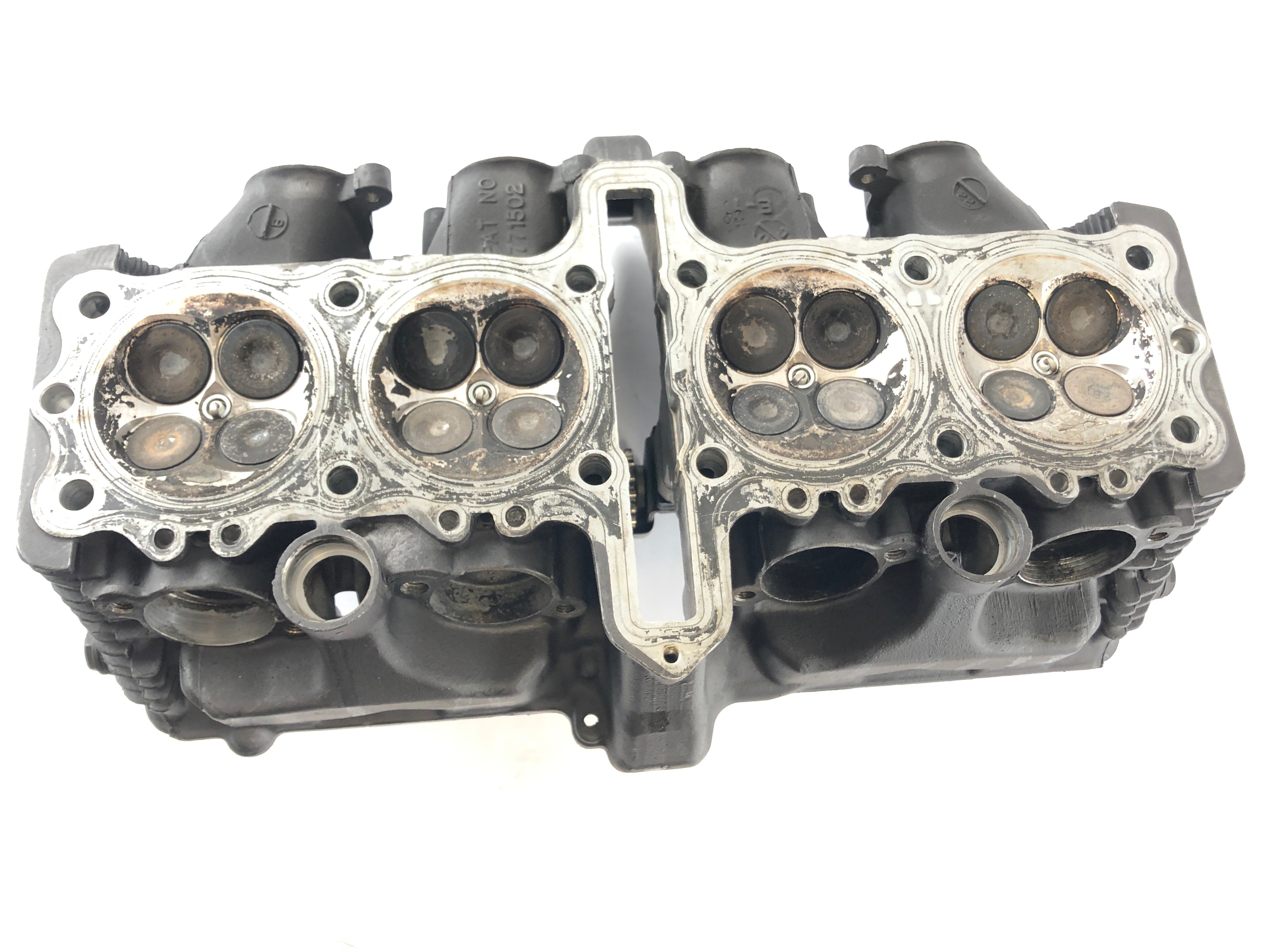 Suzuki GSX-R 1100 GV73B [1991] - Cylinder head