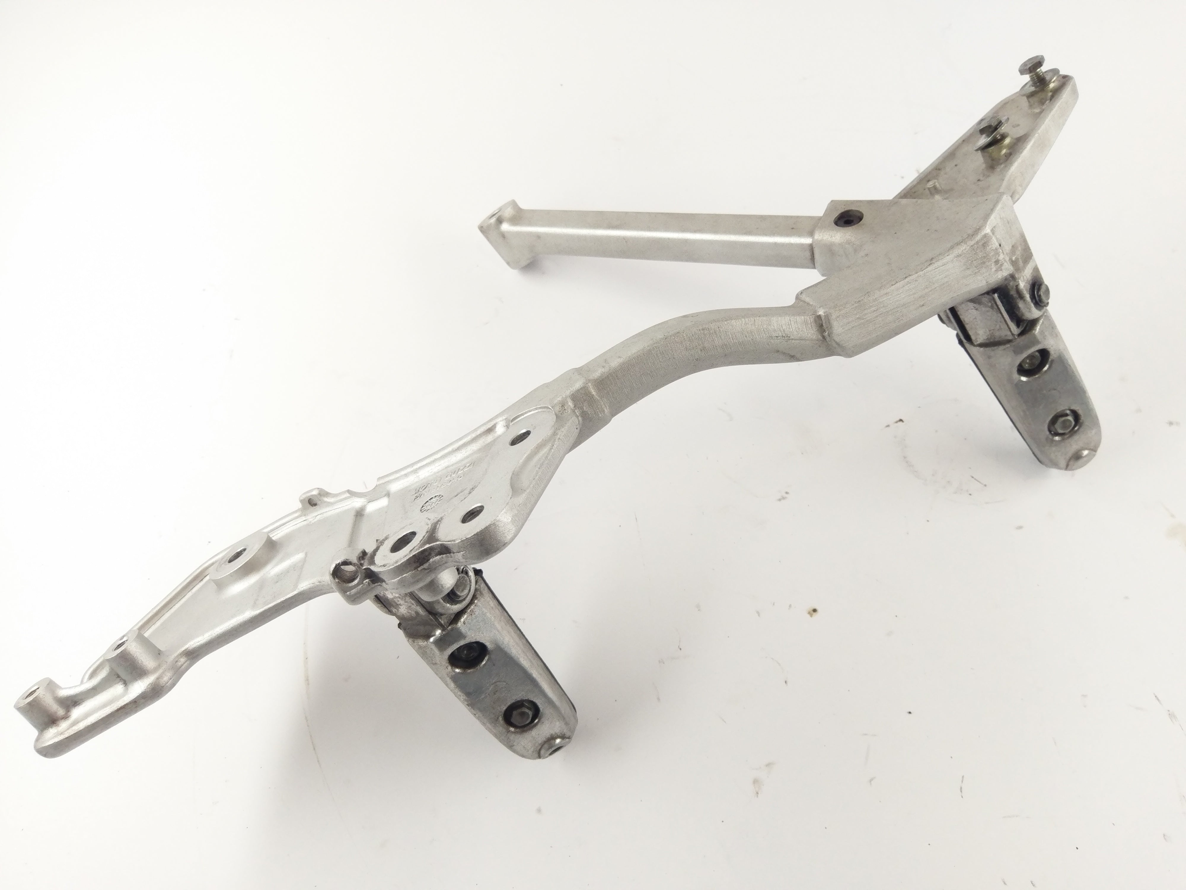 Moto Guzzi Stelvio 1200 4V [2008] - Peg holder right footrest