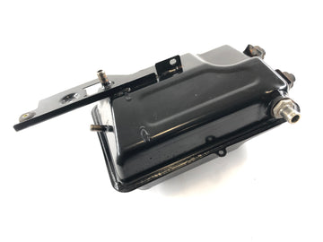 Spyder SM5 [2009]で缶 - オイルタンク - 0