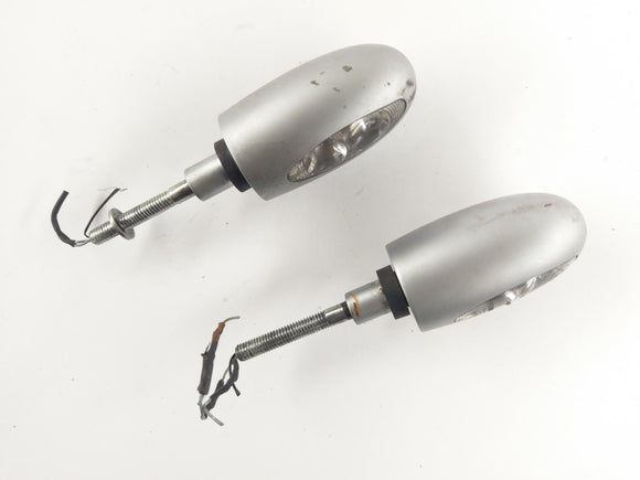 ヤマハXJR 1300 RP02 [2001]  - シグナルOXの目を回す