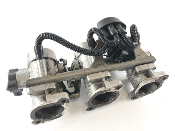 Triumph Tiger 955i 709EN [2001] - Throttle body