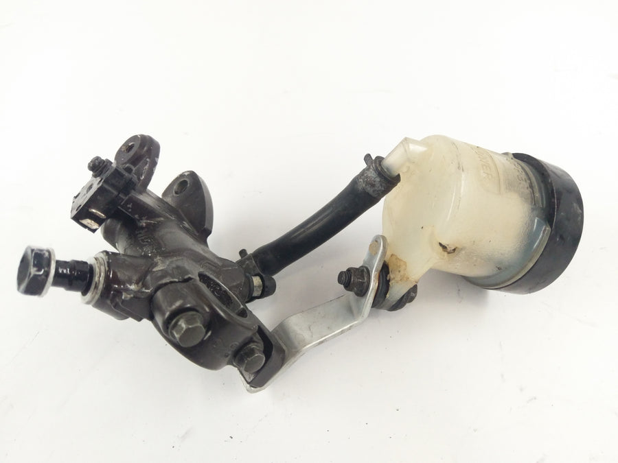 Honda CBR 1000 RR SC57 [2004] - Bočni pogled na pumpu kvačila
