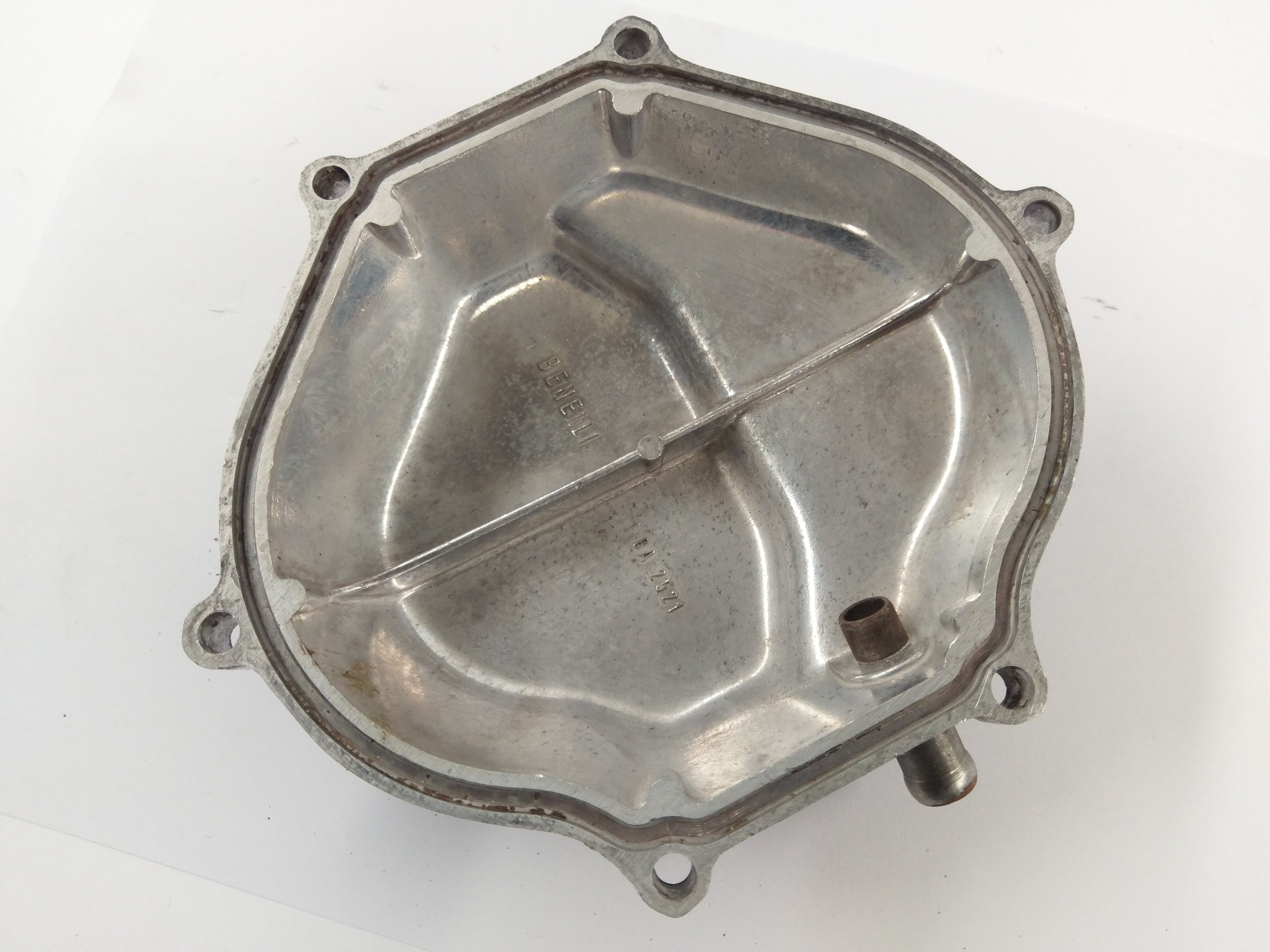 Benelli 504 Sport [1979] - Engine cover housing ventilation