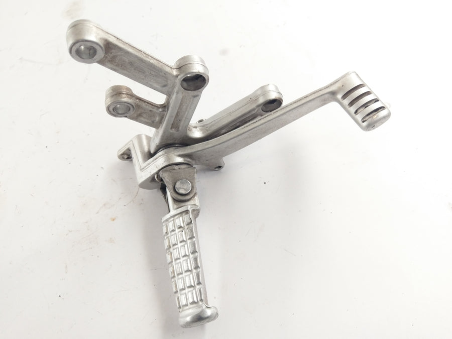 胜利速度三重T509 885i [1998]  - 右边的脚踏板带有支架和制动踏板