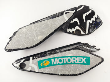 Yamaha DT 125 DE06 [2003] - kledningssidedeler på venstre høyre sett