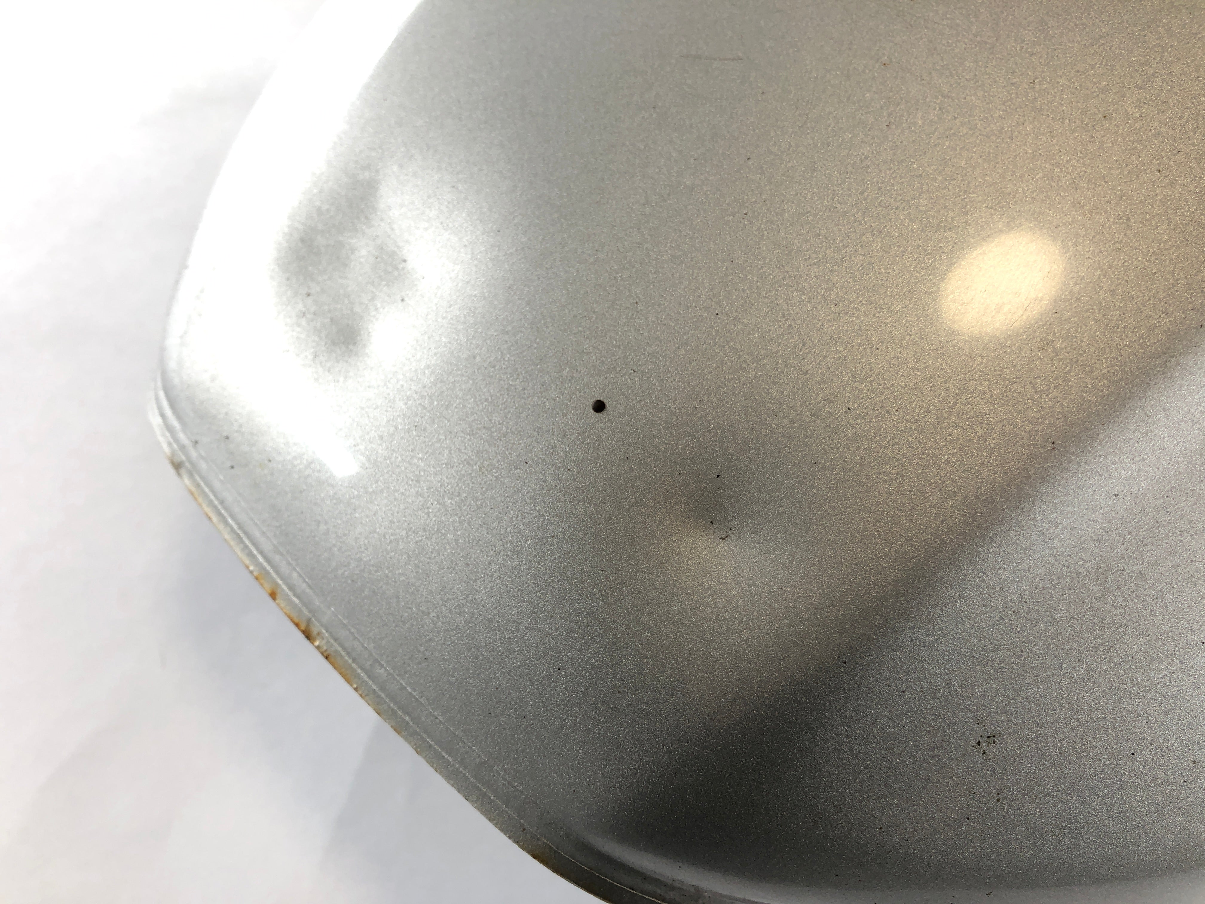 Suzuki Bandit GSF 650 S WVB5 [2005] - Fuel tank with dent