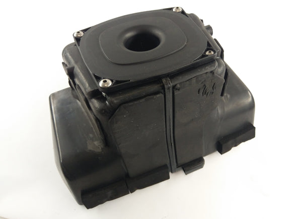 Suzuki GSXR 1100 GV73A [1992] - Boite à air