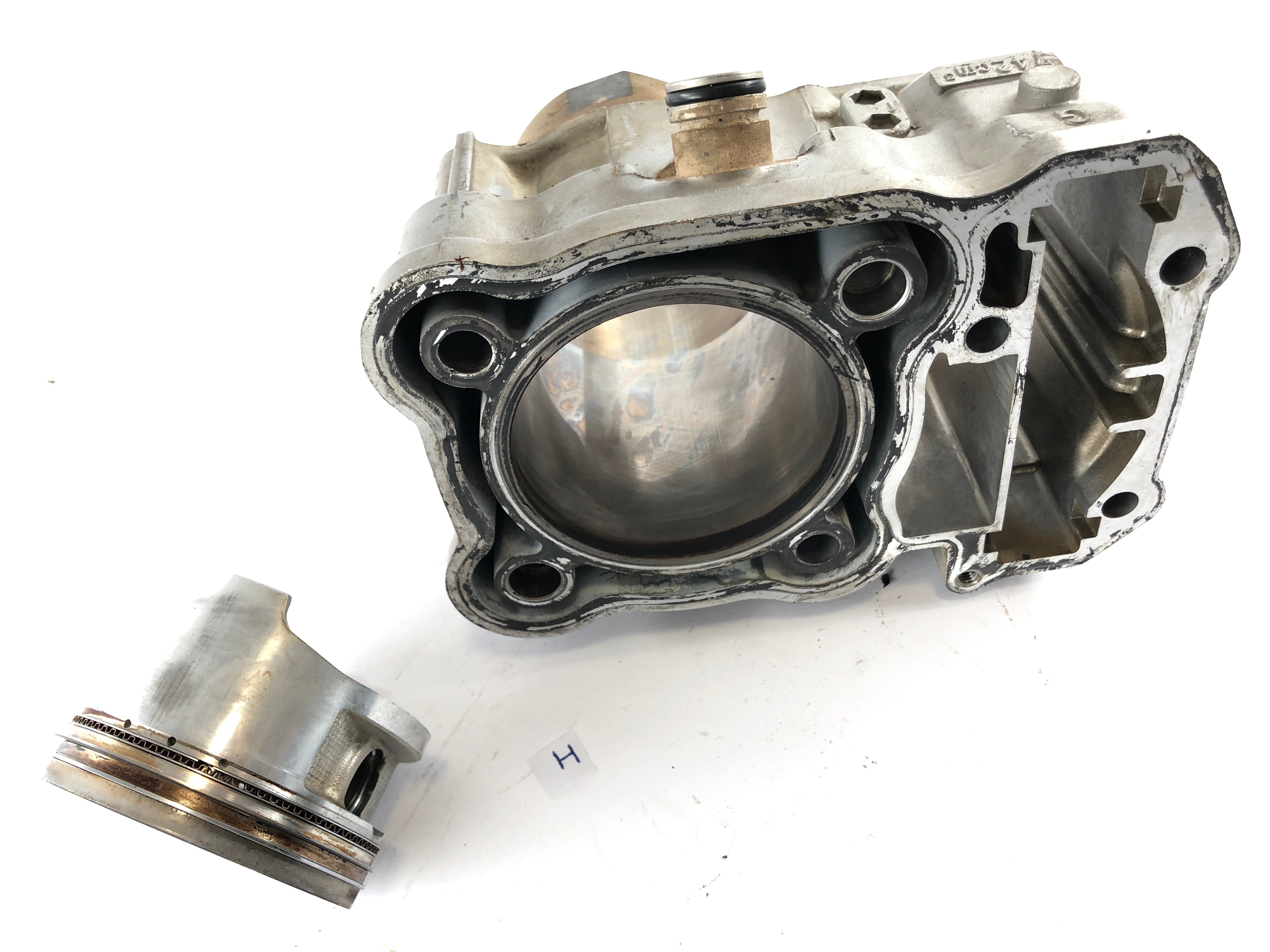 Honda Africa Twin XRV 750 RD07 [1993] - Cylinder with piston rear