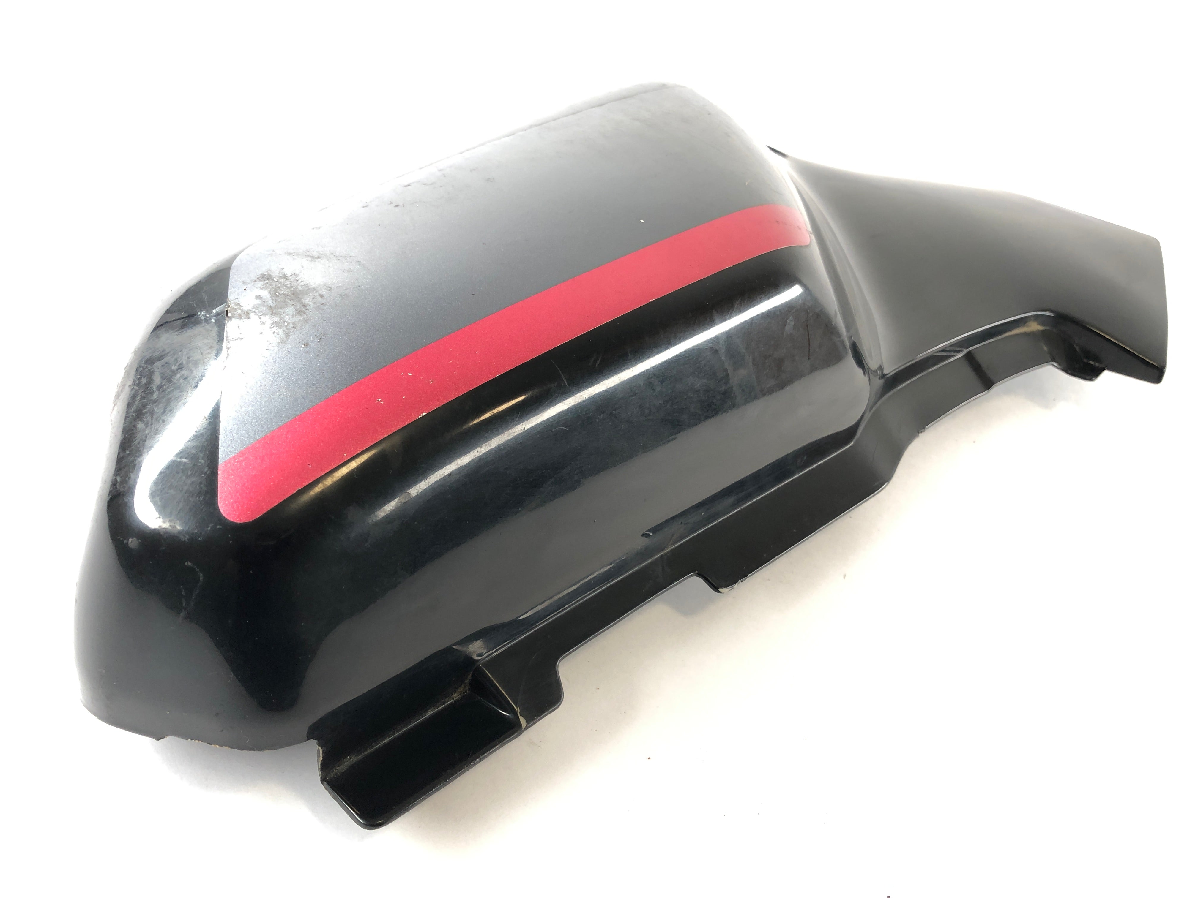 Yamaha XTZ 750 Super Tenere 3LD [1995] - Rear left side panel retaining lug broken off - 0