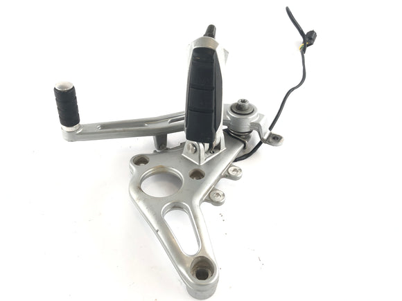 BMW R 1150 R R21 [2002] - Kuljettajan jalkatuki oikealla jarruvivulla