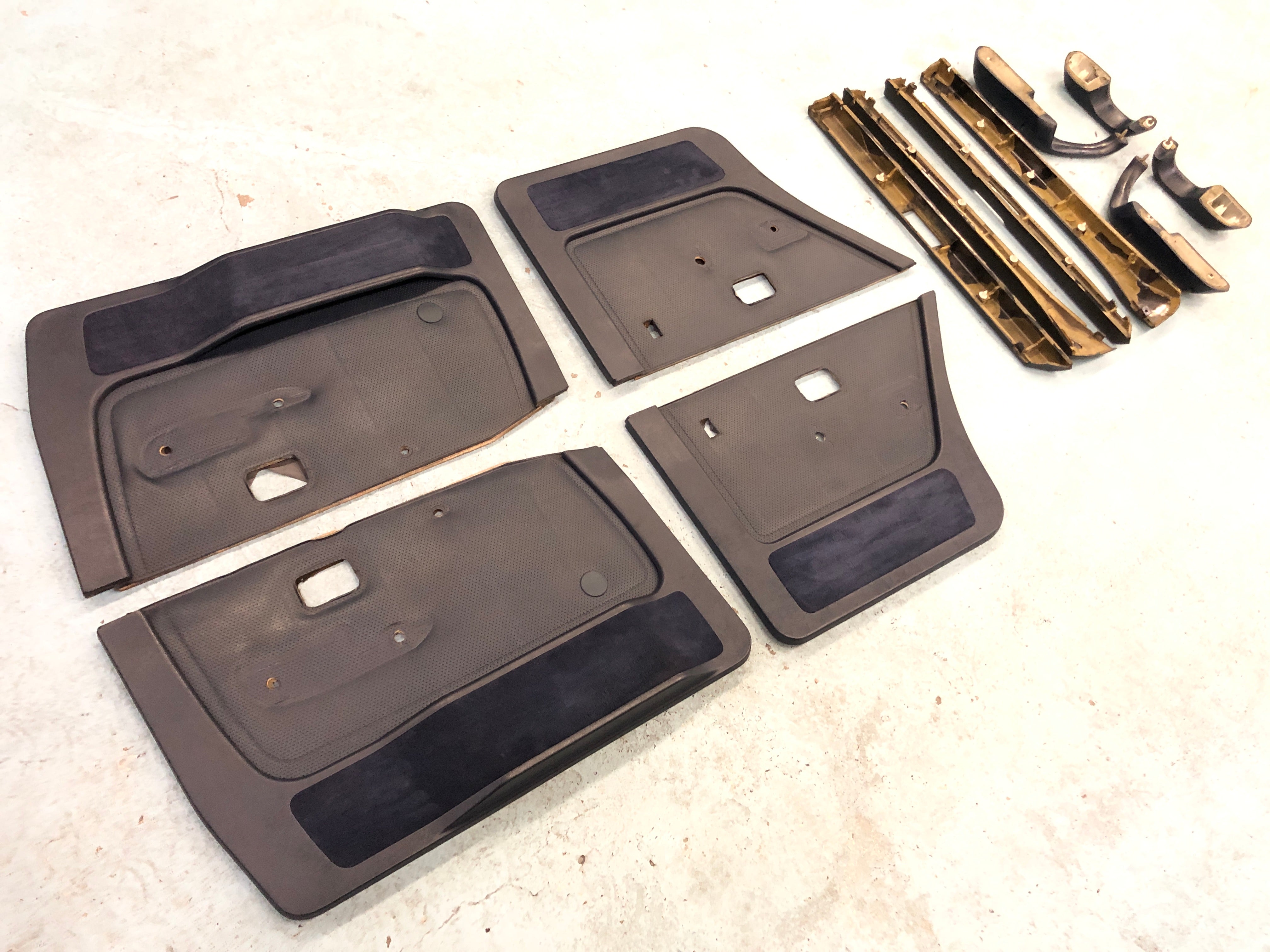 BMW M 535i E28 [1986] - Electrically adjustable seats front rear door panels set