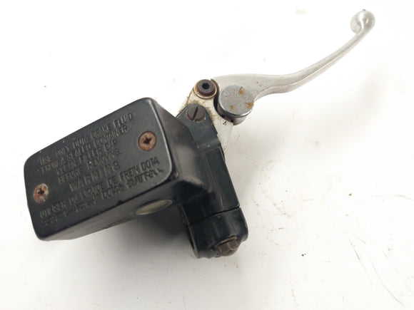 Suzuki GSXR 1100 GV73A [1992] - Rempomp aan de voorkant met remhendel