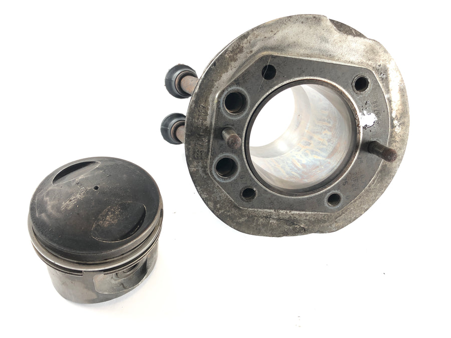 BMW R 75/6 [1974] - Cilinder met zuigers aan de rechterkant